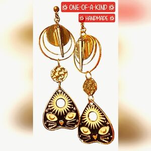 🔵 HAND-MADE Hanging Geometric Ouija Board Planchette Earrings [Kitty Face]